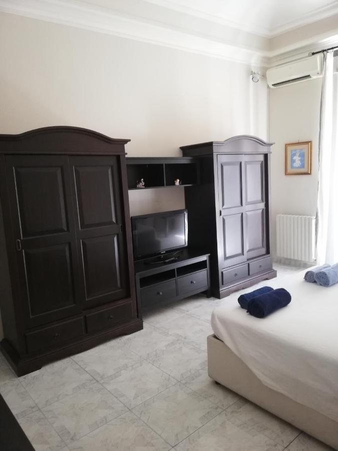 Inna'S Rooms In The History Center Aeroporto di Catania Fontana Rossa Esterno foto